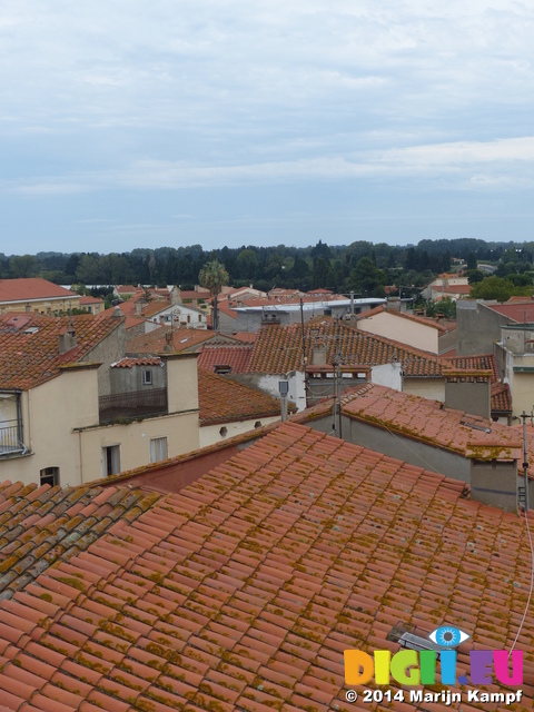 FZ007517 Roofs in Elne